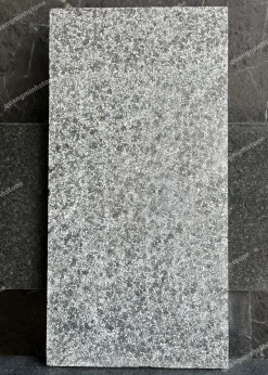 Đá Đen Bông Đậm Khò Nhám Lát Sân 30x60 - quang minh stone 1