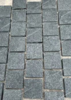 Đá Bazan Đen Khò Nhám 10x10 - quang minh stone 2