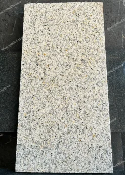 Đá Vàng Bình Định Khò Nhám Lát Sân 30x60 - Quang Minh Stone 1