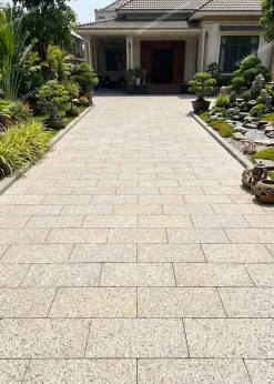 Đá Vàng Bình Định Khò Nhám Lát Sân 30x60 - Quang Minh Stone 3