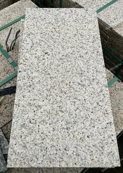 Đá Vàng Bình Định Khò Nhám Lát Sân 30x60 - Quang Minh Stone 4