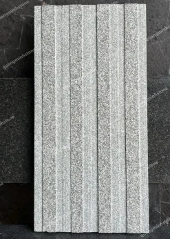 Đá Xám Xanh Sông Dinh Khò Nhám Xẻ Rãnh 30x60 - quang minh stone 1