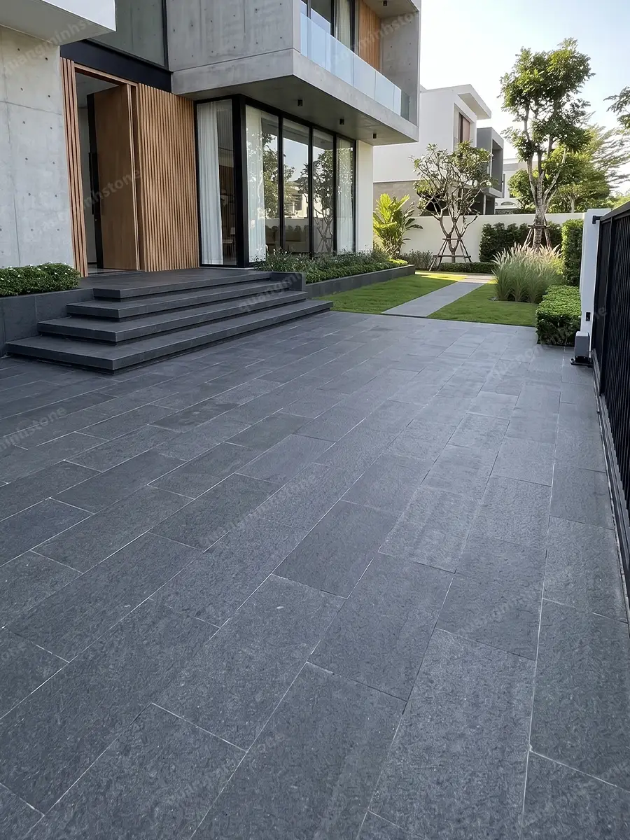 Đá bazan đen khò nhám lát sân 30x60 - quang minh stone 13
