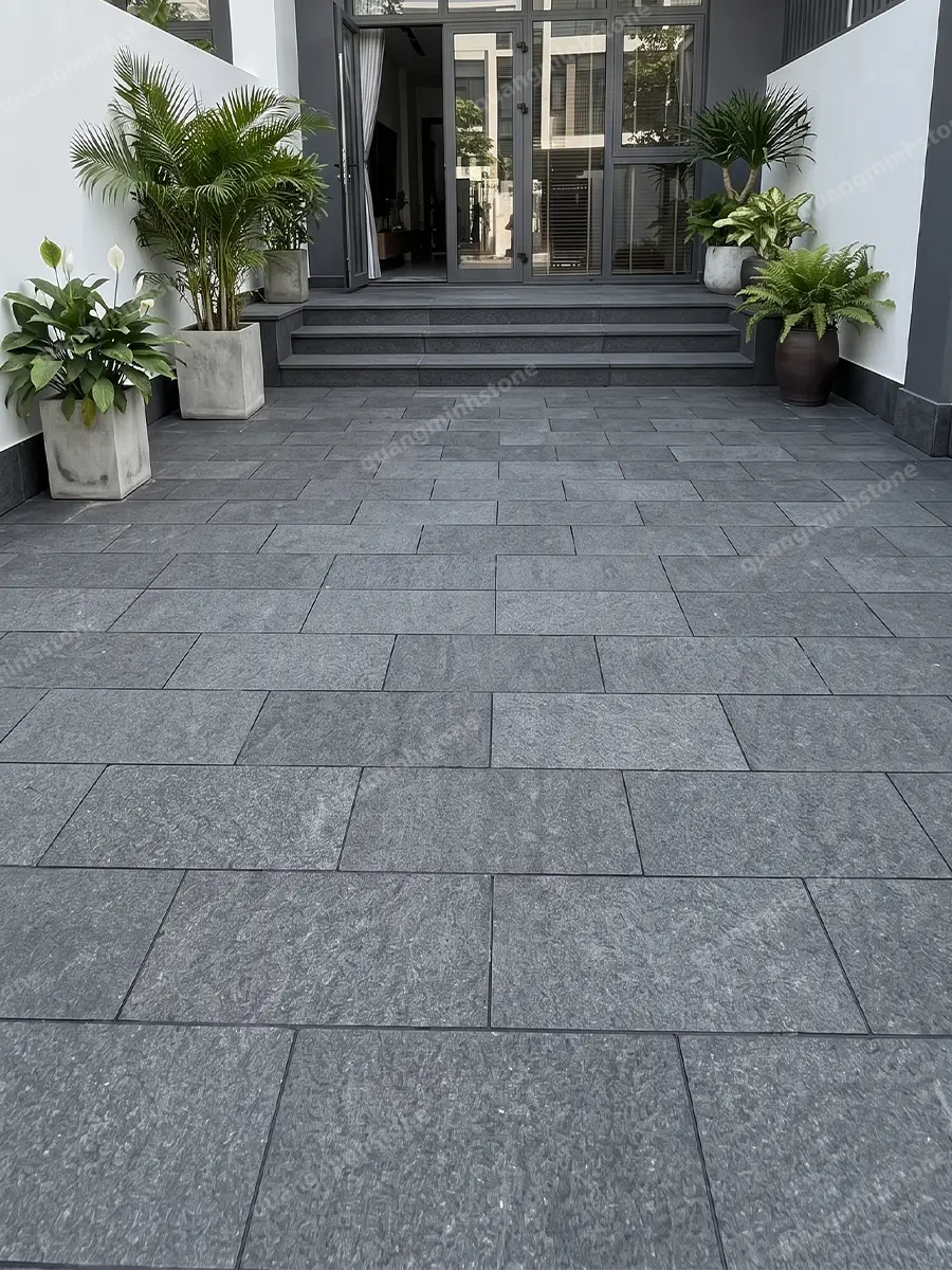 Đá bazan đen khò nhám lát sân 30x60 - quang minh stone 16