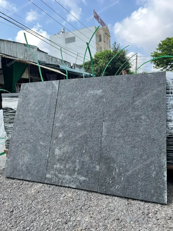 Đá bazan đen khò nhám lát sân 30x60 - quang minh stone 5