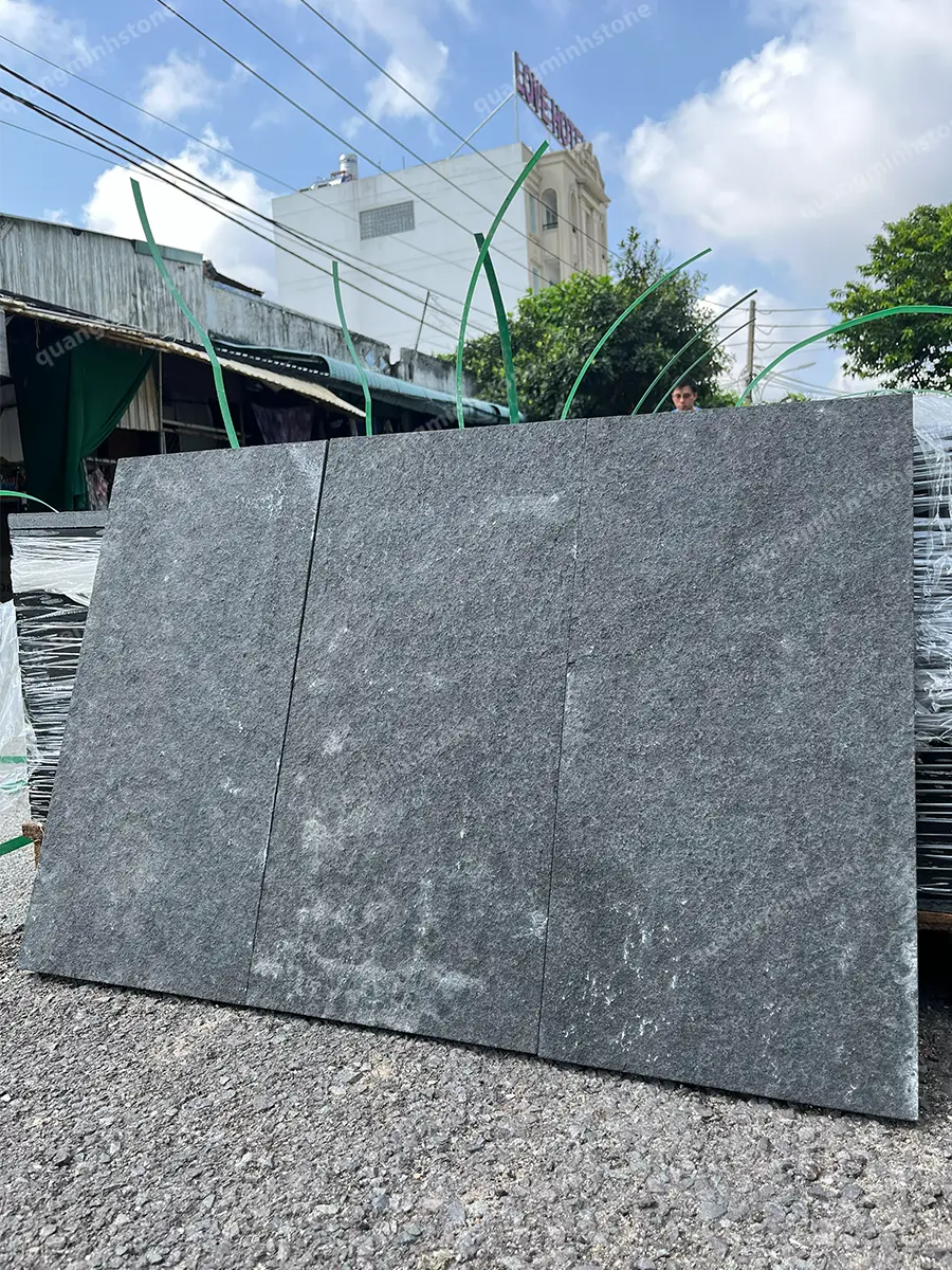 Đá bazan đen khò nhám lát sân 30x60 - quang minh stone 5