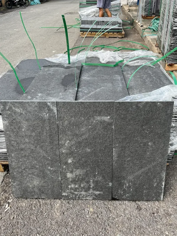 Đá bazan đen khò nhám lát sân 30x60 - quang minh stone 6