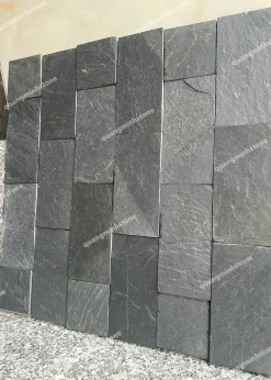 Đá chẻ đen Ấn 10x20 ốp tường kiểu dọc - Quang Minh Stone 2
