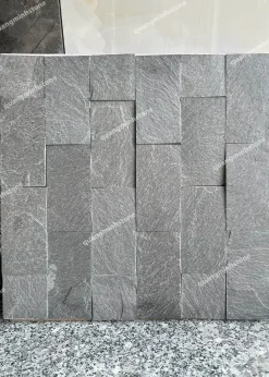 Đá ốp tường 10x20 màu đen kiểu xếp dọc- Quang Minh Stone 1