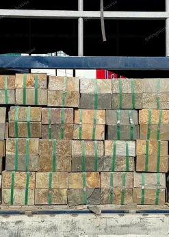 Đá chẻ vàng nâu ốp tường 10x20 5