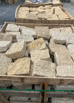 Đá Rối Chẻ Vàng Bình Định - Quang Minh Stone1