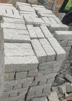 Đá Cubic Trắng Mè 10x10x30 - quang minh stone 1