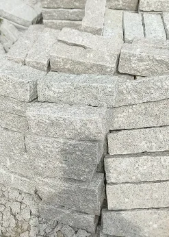 Alternative view of Đá Cubic Trắng Mè 10x10x30