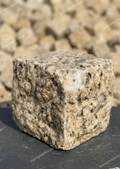 Đá Cubic Vàng Bình Định 10x10x10 - quang minh stone 1