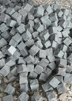 Đá Cubic Xanh 10x10x10 - quang minh stone 1