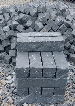 Đá Cubic Xanh 10x10x30 - quang minh stone 1