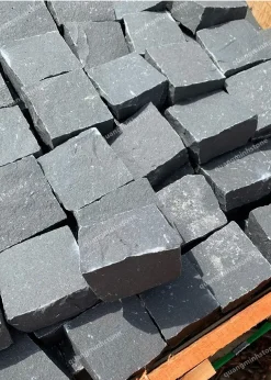 Đá Cubic Xanh 10x10x5 - quang minh stone 1