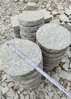 Đá trắng tròn làm Lối Đi Sân Vườn - quang minh stone 1