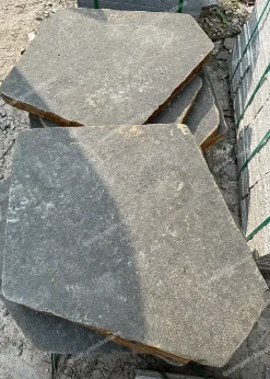 Đá thớt bazan đen khò nhám size 80-100cm - quang minh stone 1