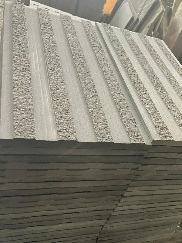 Đá bazan xám xanh khò nhám chia 4 rãnh Lót Ram Dốc 30x60 - quang minh stone 4