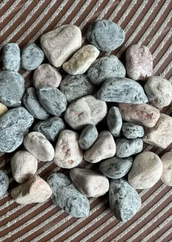 Sỏi hồng và đen trang trí - quang minh stone 1