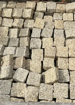 Đá Cubic Vàng Bình Định 10x10x5 - quang minh stone 3