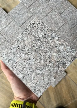 Đá cubic hồng khò nhám Lát Sân - Quang Minh Stone 2