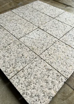 Đá cubic vàng khò nhám Lát Sân - quang minh stone 2