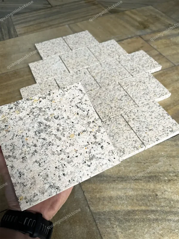 Đá cubic vàng khò nhám Lát Sân - quang minh stone 6